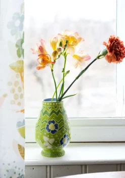 Vase „Wild rose“ aus Keramik